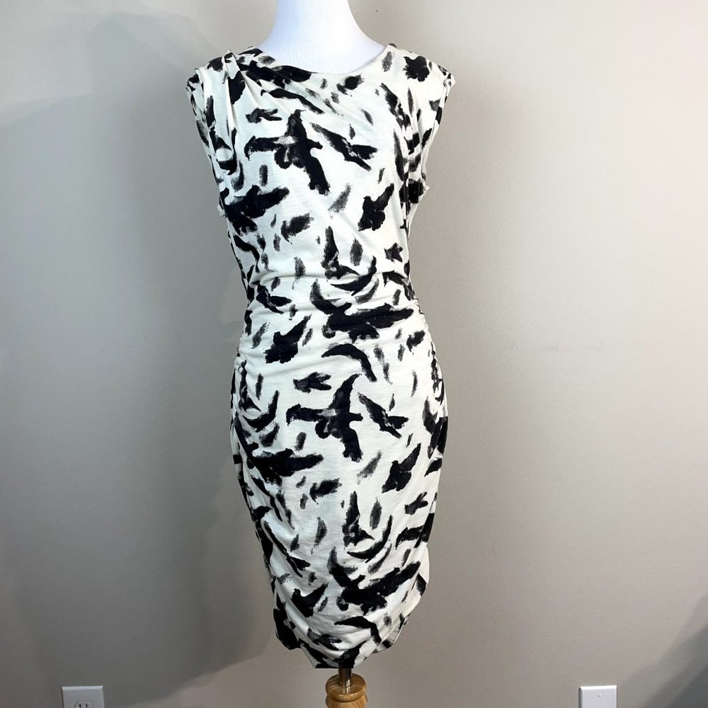 Pam & Gela Dress Womens‎ Medium Off White Gray Ruched Pleated Sheath Sleeveless